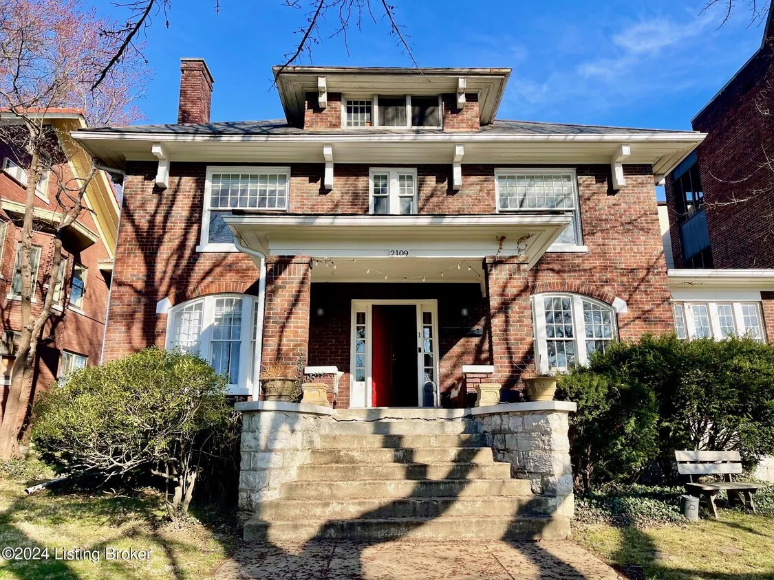 2109 Eastern Pkwy duplex in the Highlands, Louisville
