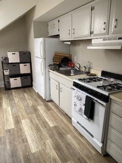 The kitchen of apartment 5 at 1264 Cherokee Road