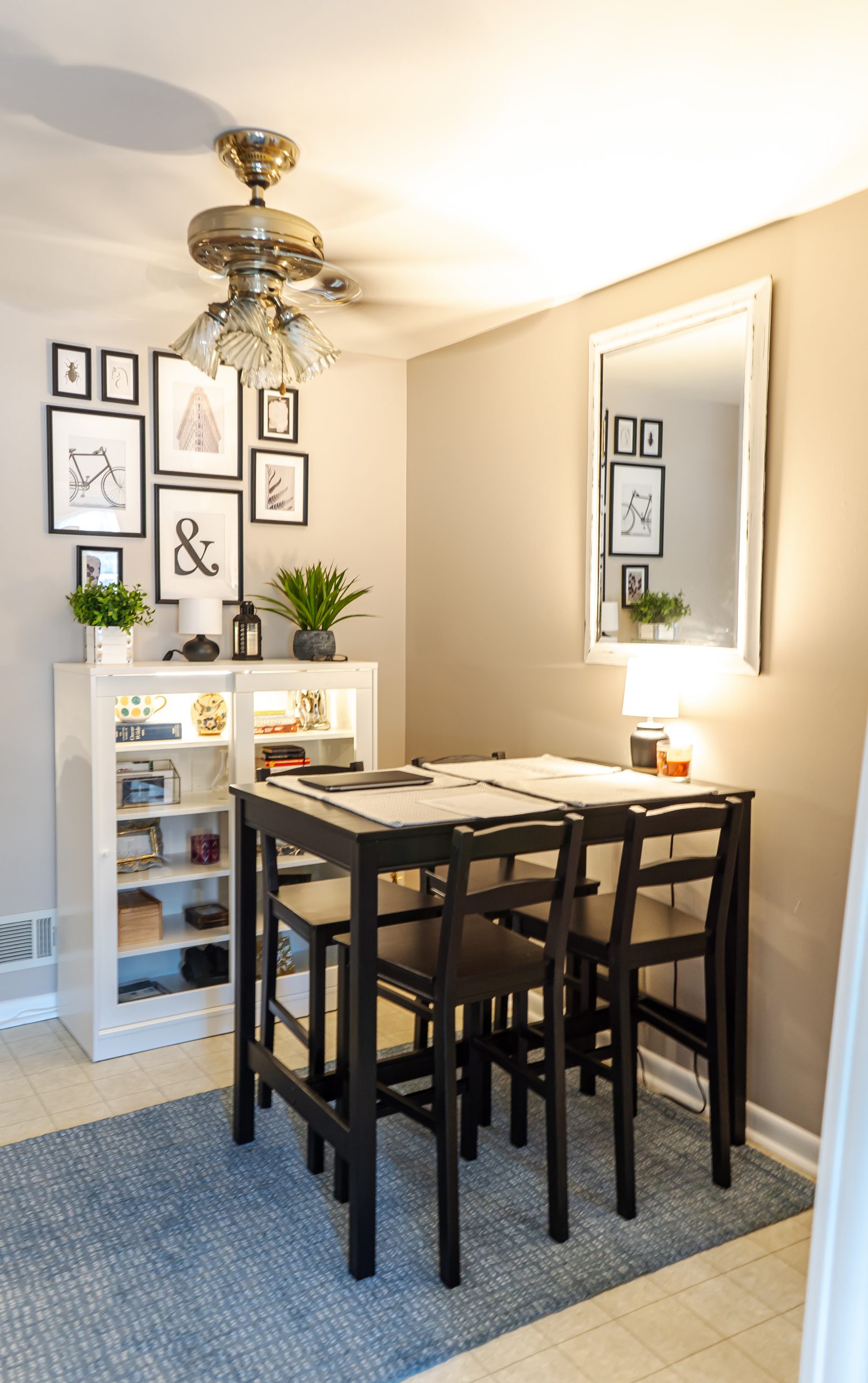 Dining area at 2703 Brownsboro Road