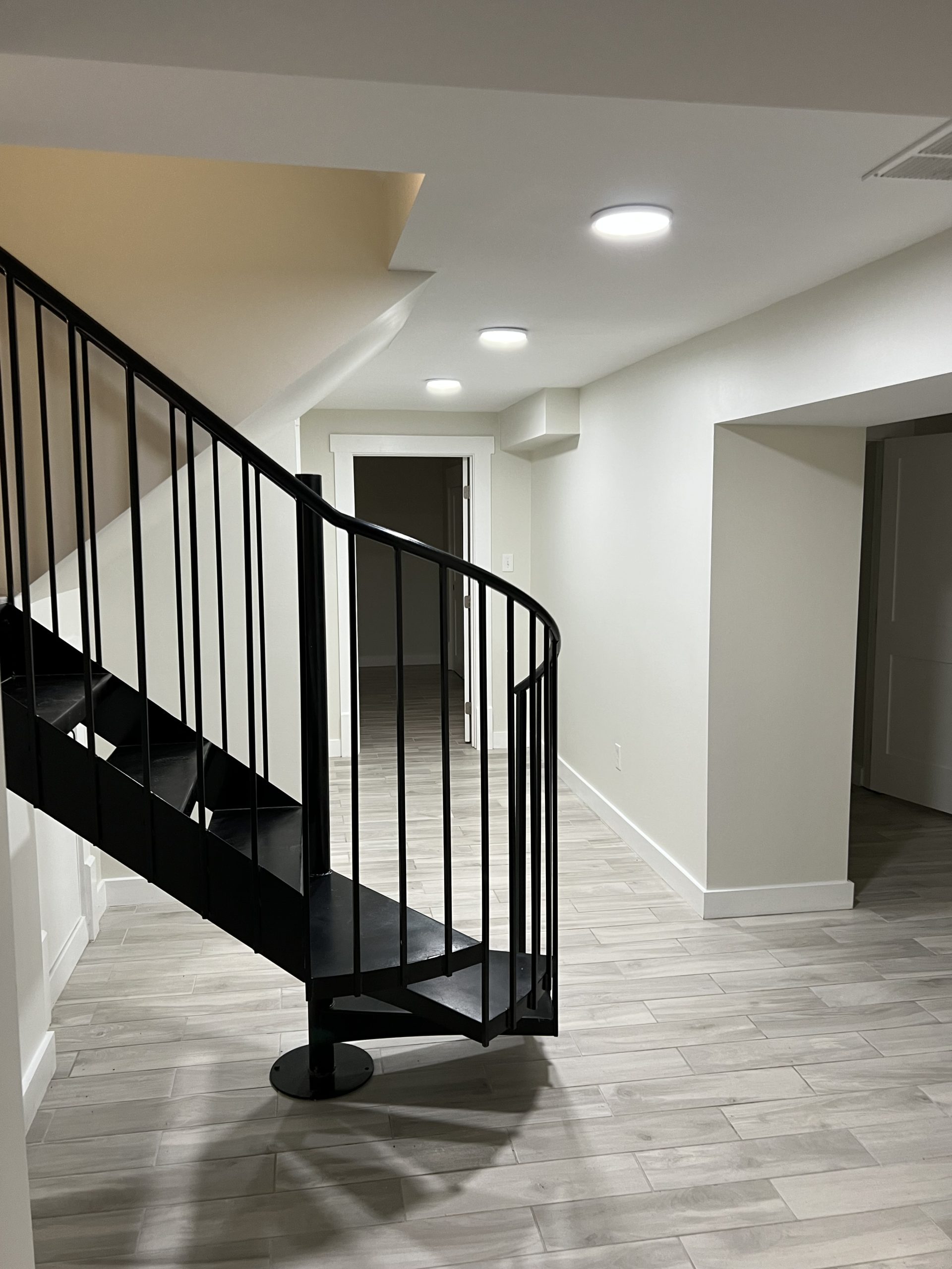 The view into the hall in apartment 6 at 1264 Cherokee Road