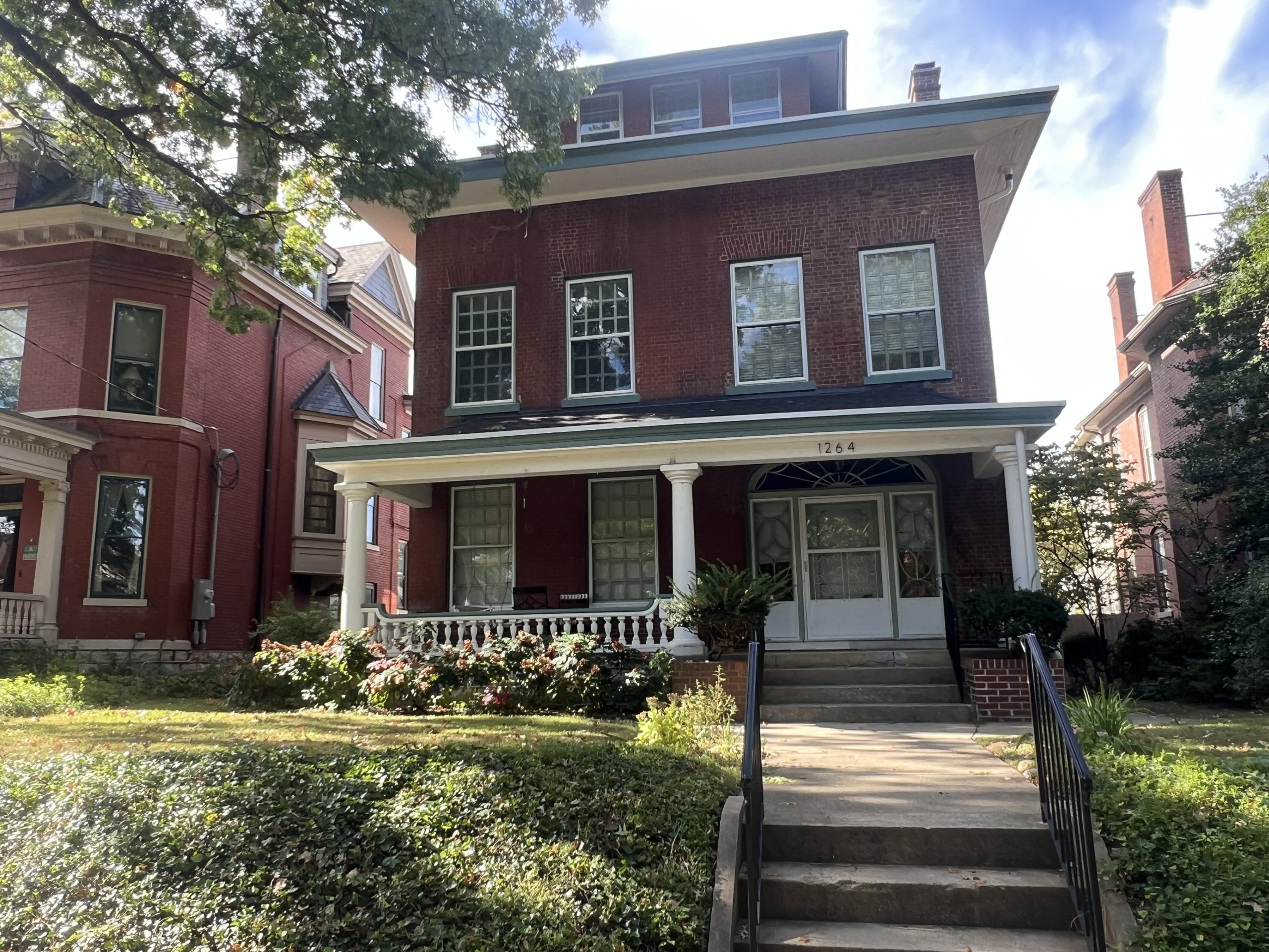The front of 1264 Cherokee Road